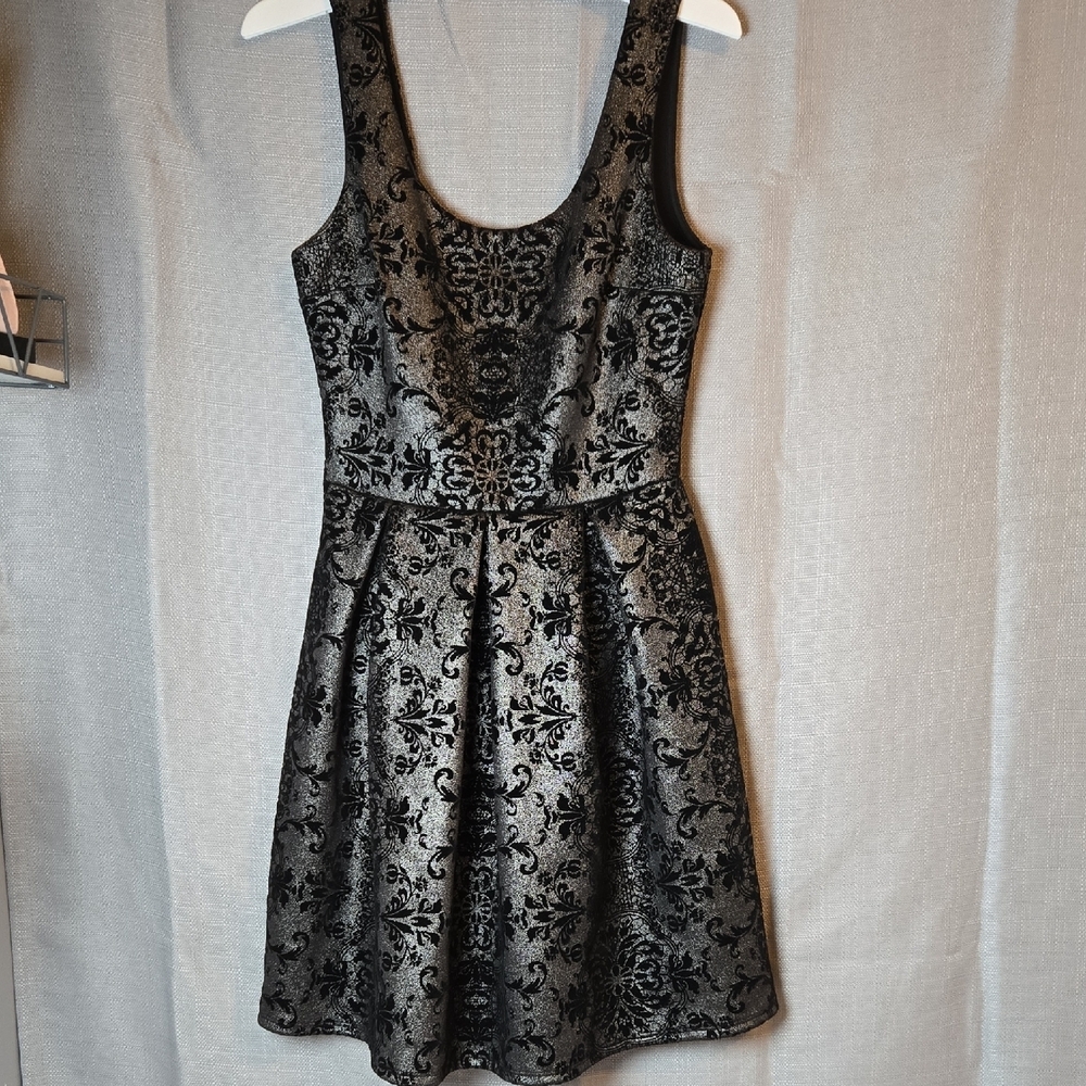 Soprano Black and Silver Patterned Mini Dress Size Small EUC